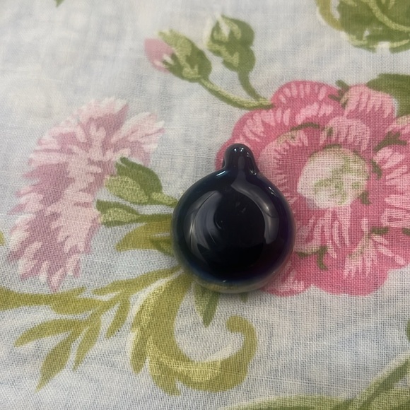 Hand blown glass pendant 🖤 - Picture 5 of 6